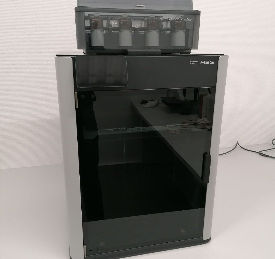 Расширение производственных возможностей: в ЦСП ИИР СамГМУ поступил 3D‑принтер Bambu Lab H2S