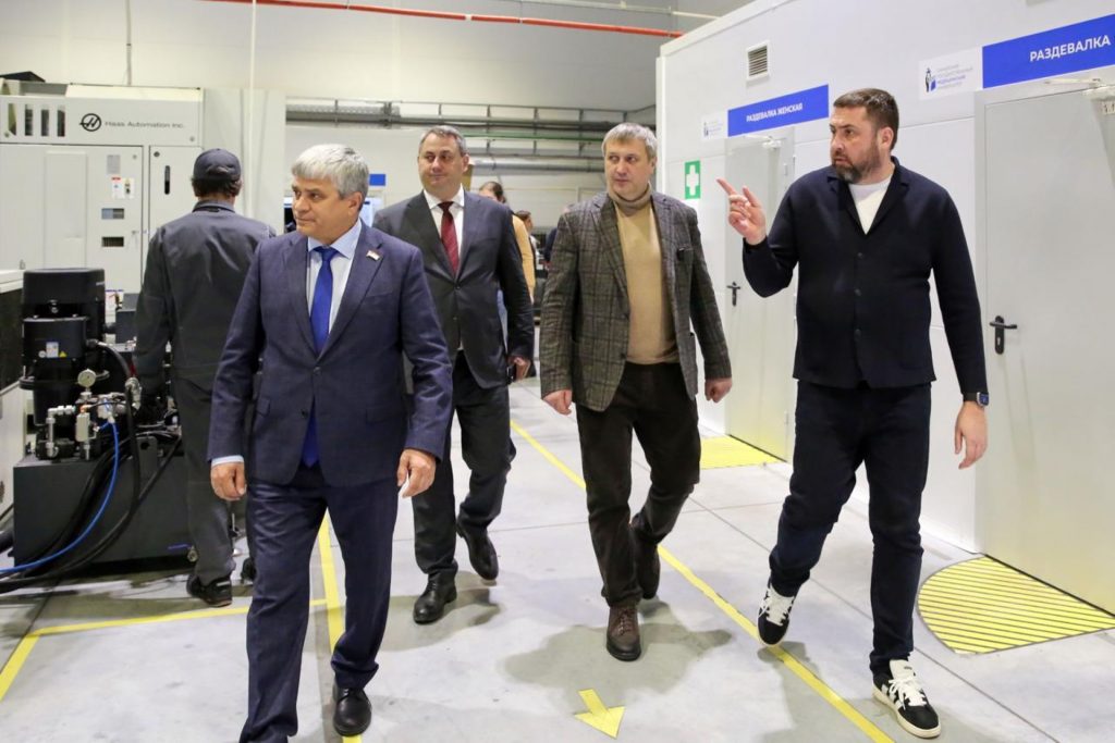 С производственными площадками ИИР СамГМУ ознакомились глава Самары и председатель городской Думы