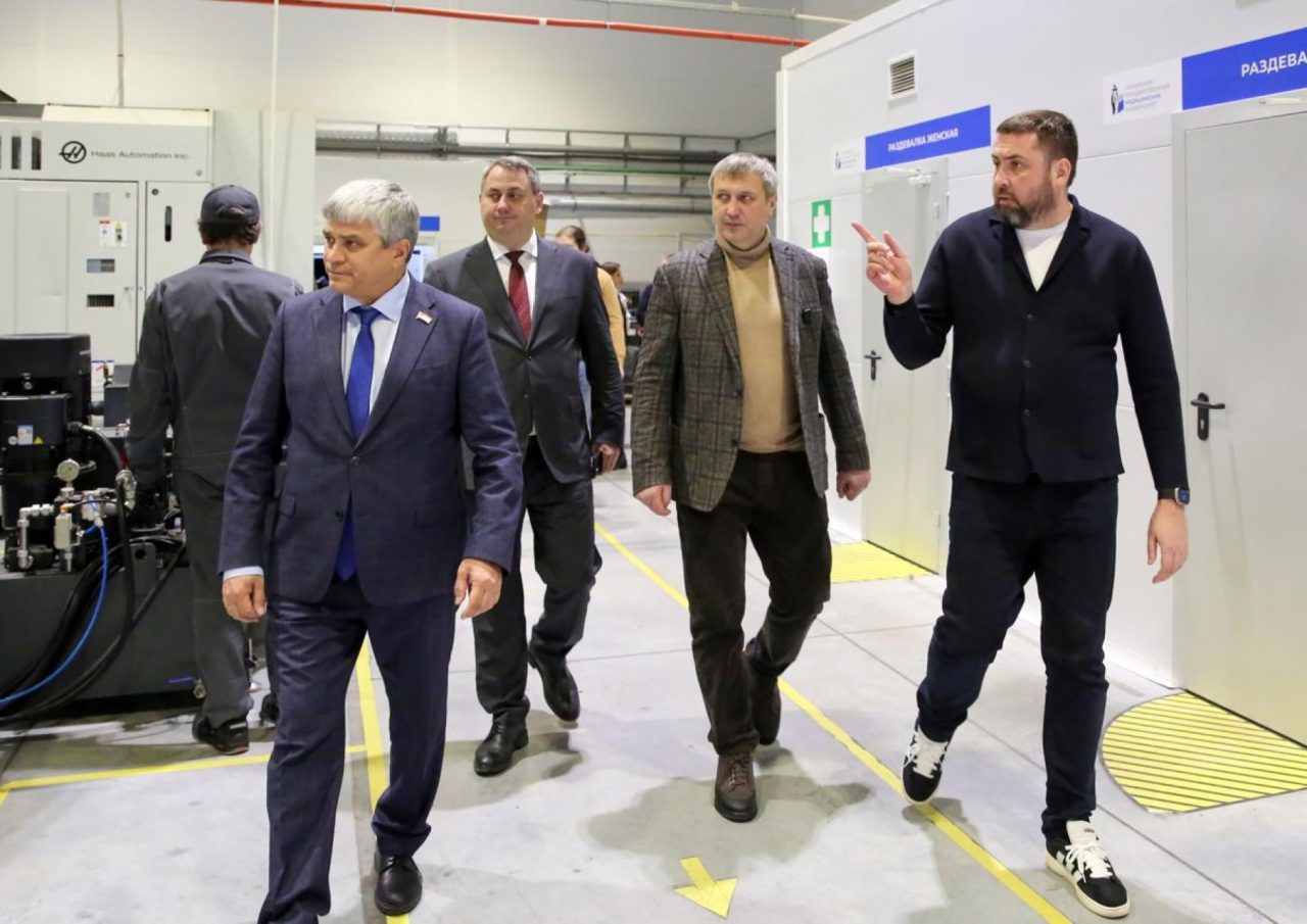 С производственными площадками ИИР СамГМУ ознакомились глава Самары и председатель городской Думы
