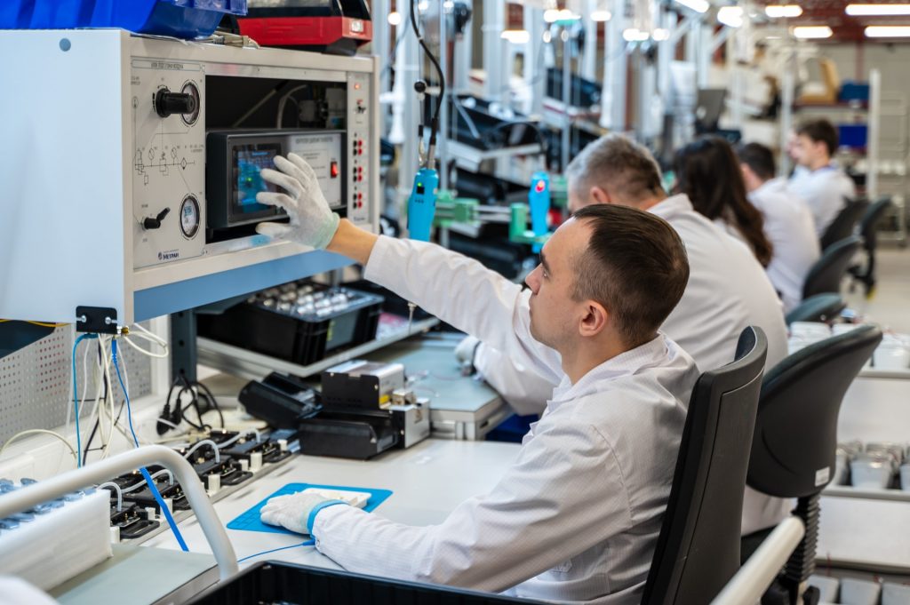 В ЦСП 2.0 ИИР СамГМУ запущено серийное производство автоматических тонометров