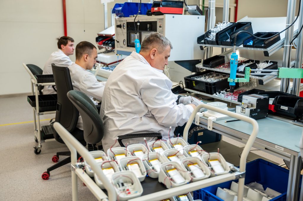 В ЦСП 2.0 ИИР СамГМУ запущено серийное производство автоматических тонометров